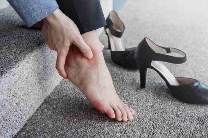 Top 10 Best Shoes For Feet And Heels Pain