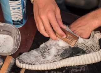 How to clean Yeezys