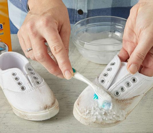 How to clean canvas shoes