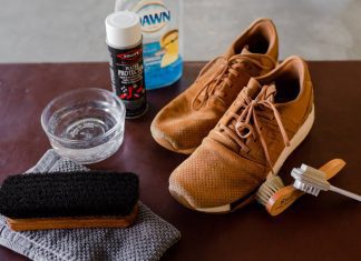 whats the proper way to clean leather shoes 4