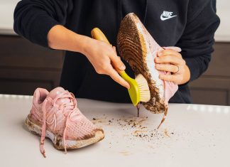 whats the best way to clean muddy shoes 5
